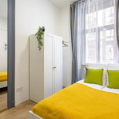 Apartment Cityscape Budget Kings Quarters Budapest