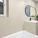 Cityscape Budget Kings Quarters 아파트